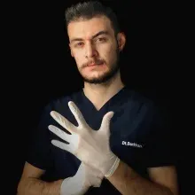 Dt. Berkhan Demir — Diş Hekimi, Trabzon. Portre fotoğrafı.
