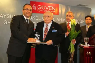 Prof. Dr. Mustafa Benekli profilinde yer alan galeri fotoğrafı.