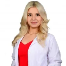 Dt. Zeynep Kaplan — Diş Hekimi, İstanbul. Portre fotoğrafı.