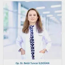 Op. Dr. Betül Tuncer İldoğan — Kadın Hastalıkları Ve Doğum, Van. Portre fotoğrafı.