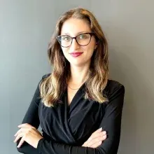 Kl. Psk. Derya Selin Şahinöz — Psikoloji. Portre fotoğrafı.