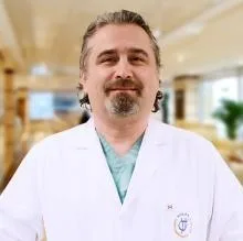 Uzm. Dr. Osman Hakan Canatay — Anesteziyoloji Ve Reanimasyon, Ümraniye, İstanbul. Portre fotoğrafı.