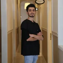 Dt. Burak Anıl Sarp — Diş Hekimi, Bayraklı, İzmir. Portre fotoğrafı.