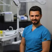 Dt. Ahmet Erdoğan — Diş Hekimi, Muratpaşa, Antalya. Portre fotoğrafı.