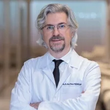 Prof. Dr. Ferit Kerim Küçükler — İstanbul. Portre fotoğrafı.