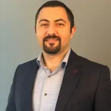 Op. Dr. Aytekin Uzer — Kulak Burun Boğaz, İstanbul. Portre fotoğrafı.