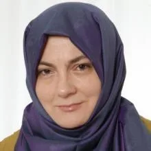 Dr. Sümeyye Taş — Akupunktur, Antalya. Portre fotoğrafı.