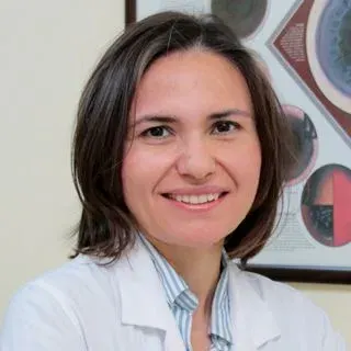 Prof. Dr. Sirel Gür Güngör — Göz Hastalıkları, Ankara. Portre fotoğrafı.