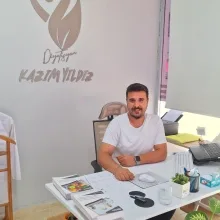 Dyt. Kazım Yıldız — Diyetisyen, Adana. Portre fotoğrafı.