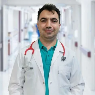 Uzm. Dr. Berat Sevgin — Çocuk Sağlığı Ve Hastalıkları, Osmangazi, Bursa. Portre fotoğrafı.