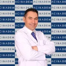 Prof. Dr. Remzi Emiroğlu — Genel Cerrahi, Şişli, İstanbul. Portre fotoğrafı.