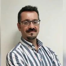 Op. Dr. Mithat Topal — Kulak Burun Boğaz, İstanbul. Portre fotoğrafı.