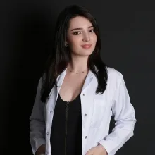Dyt. İrem Öncü — Diyetisyen. Portre fotoğrafı.