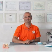 Dt. Maryo Keleşoğlu — Diş Hekimi, Şişli, İstanbul. Portre fotoğrafı.