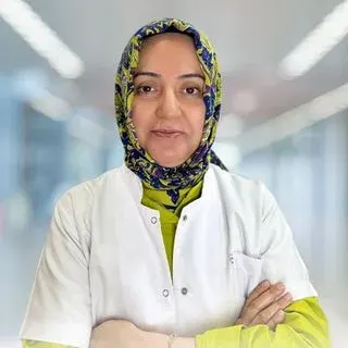 Op. Dr. Hatice Nur Çolak — Göz Hastalıkları, Sincan, Ankara. Portre fotoğrafı.