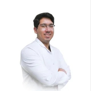Op. Dr. Oğuzcan Eskalen — Göz Hastalıkları, Keçiören, Ankara. Portre fotoğrafı.