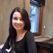 Psk. Melis Yılmazyiğit — Psikoloji, Bursa. Portre fotoğrafı.