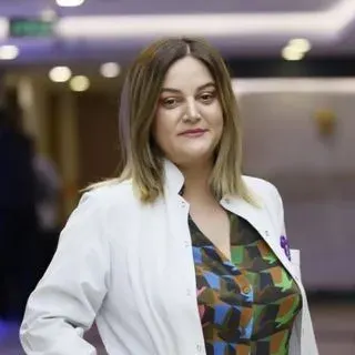 Op. Dr. Sare Çelik Doğan — Kadın Hastalıkları Ve Doğum, Kocaeli. Portre fotoğrafı.