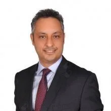 Doç. Dr. Barış Yeniad — Göz Hastalıkları, İstanbul. Portre fotoğrafı.