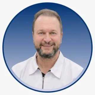 Dr. Dt. Hakan Demirel — Çankaya, Ankara. Portre fotoğrafı.