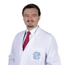 Op. Dr. Hüseyin Öztürk — Ortopedi Ve Travmatoloji, İzmir. Portre fotoğrafı.