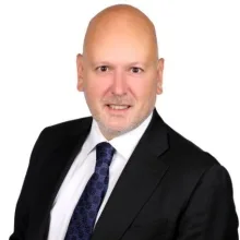Prof. Dr. Hakkı M. Karakaş — Girişimsel Radyoloji, İstanbul. Portre fotoğrafı.