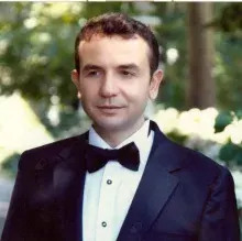Op. Dr. Mert Bilgili — Kulak Burun Boğaz, İstanbul. Portre fotoğrafı.