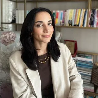 Psk. Ekinsu Ekmekçi — Psikoloji. Portre fotoğrafı.