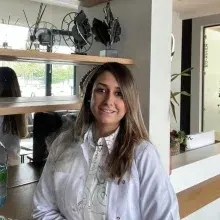 Dr. Dt. Vuslat Çiçek Arı — Konya. Portre fotoğrafı.