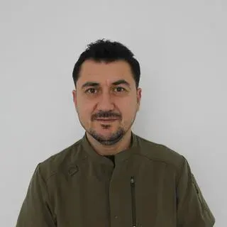Dt. Oral Çınar — Diş Hekimi, Şehitkamil, Gaziantep. Portre fotoğrafı.