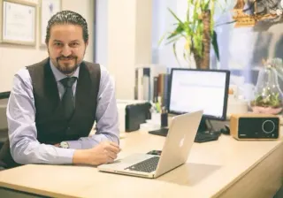 Doç. Dr. Ahmet Altıntaş profilinde yer alan galeri fotoğrafı.
