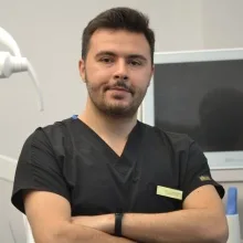 Dt. Bahadır Yavuz — Diş Hekimi, Samsun. Portre fotoğrafı.