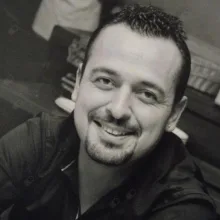 Uzm. Dr. Yaşar Özmen — Psikiyatri, Bartın. Portre fotoğrafı.