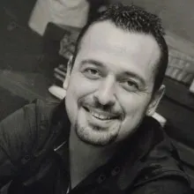 Uzm. Dr. Yaşar Özmen — Psikiyatri, Bartın. Portre fotoğrafı.