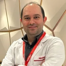 Op. Dr. Burak Akbay — Göz Hastalıkları, Bahçelievler, İstanbul. Portre fotoğrafı.