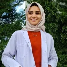 Dyt. Merve Demir — Diyetisyen, Bitlis. Portre fotoğrafı.