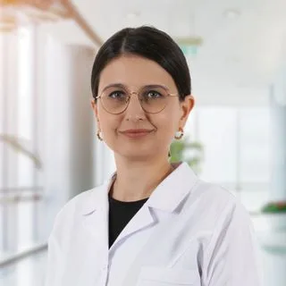 Op. Dr. Karanfil Nisan Altınok — Kadın Hastalıkları Ve Doğum, Meram, Konya. Portre fotoğrafı.