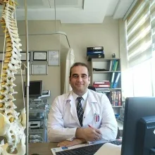Prof. Dr. Muharrem Çidem — Fiziksel Tıp Ve Rehabilitasyon, İstanbul. Portre fotoğrafı.