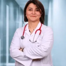 Prof. Dr. Öznur Küçük — Çocuk Sağlığı Ve Hastalıkları, İstanbul. Portre fotoğrafı.