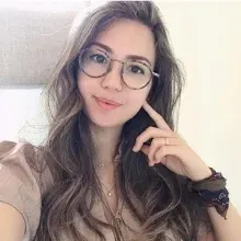 Kl. Psk. Ayla Ecem Özge Yılmaz — Psikoloji, İzmir. Portre fotoğrafı.