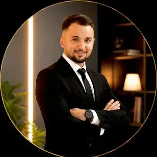 Fzt. Mustafa Barış Yılmaz — Fizyoterapi Ve Rehabilitasyon. Portre fotoğrafı.