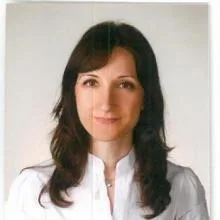 Psk. Esra Alioğlu — Psikoloji, Bakırköy, İstanbul. Portre fotoğrafı.