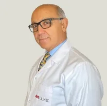 Prof. Dr. Servet Rüştü Karahan — Genel Cerrahi, İstanbul. Portre fotoğrafı.