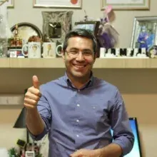 Prof. Dr. Remzi Abalı — Kadın Hastalıkları Ve Doğum, İstanbul. Portre fotoğrafı.