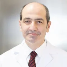 Prof. Dr. A. Cem İbiş — Genel Cerrahi, İstanbul. Portre fotoğrafı.