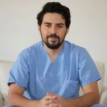 Op. Dr. Fuad Sofuoğlu — Kulak Burun Boğaz, İstanbul. Portre fotoğrafı.