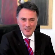 Prof. Dr. Kaya Özkuş — Anatomi. Portre fotoğrafı.