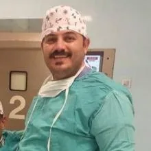 Dr. Dt. Semih Ekici — Diş Hekimi, Denizli. Portre fotoğrafı.