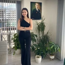 Dyt. Simge Yalçın Yılmaz — Diyetisyen, Manisa. Portre fotoğrafı.