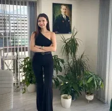Dyt. Simge Yalçın Yılmaz — Diyetisyen, Manisa. Portre fotoğrafı.